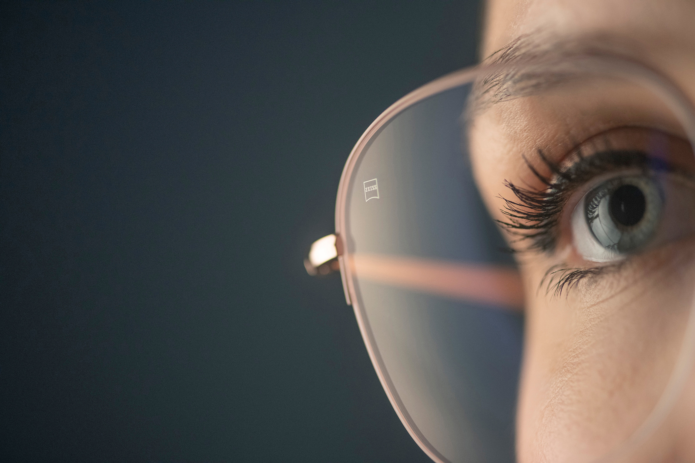 5 Unique Eyeglass Lens Combinations for a Fashionable Look - ZEISS Eye Care  Professional Blog